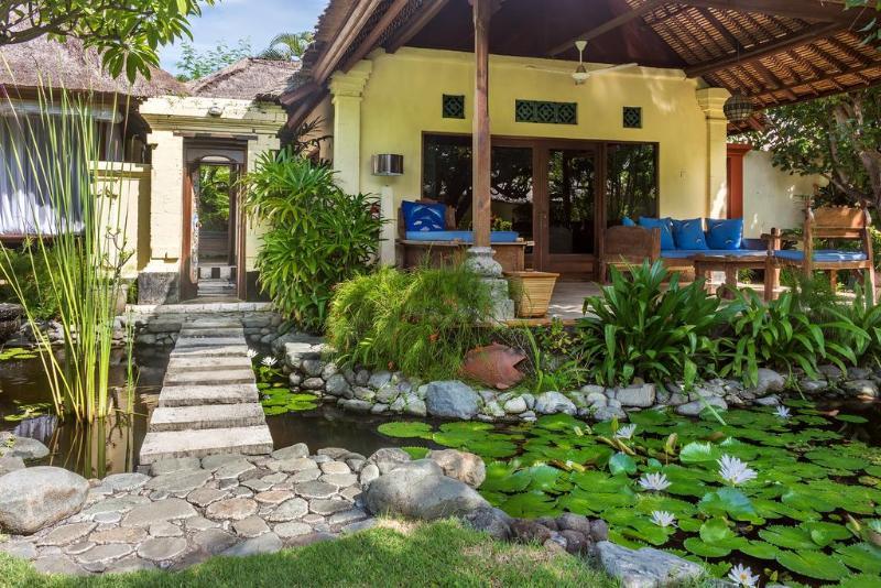 Taman Sari Bali Cottages Banyuwedang Extérieur photo